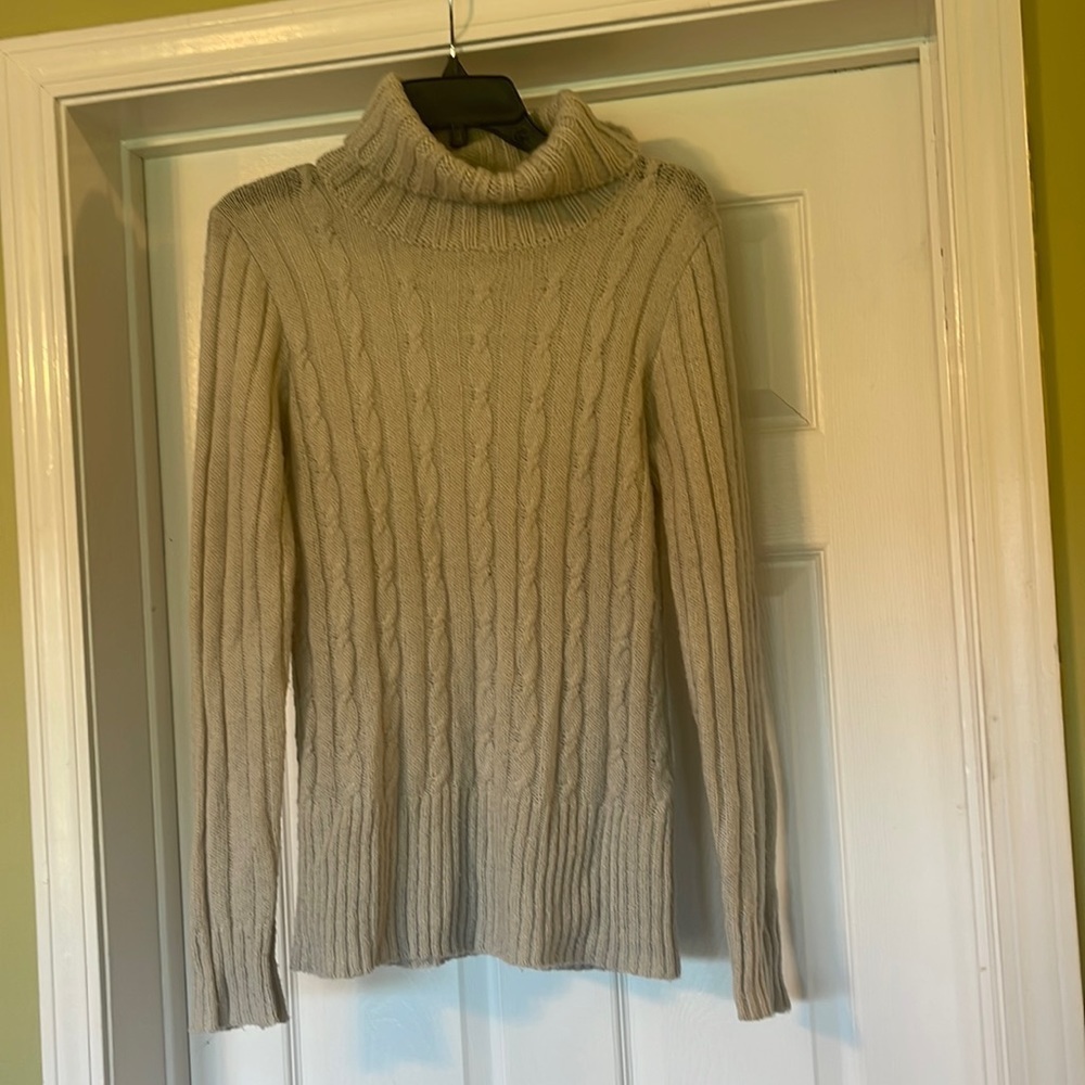 Women’s J Crew turtleneck with cables Size L